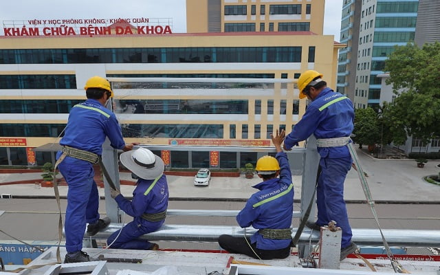 Kết hợp giữa lý thuyết và thực hành Kết hợp giữa lý thuyết và thực hành