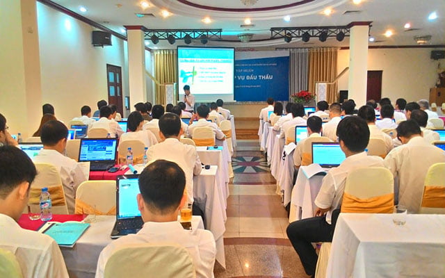 Mục tiêu của khóa học là giúp học viên biết được cách lựa chọn nhà thầu và biên soạn hợp đồng Mục tiêu của khóa học là giúp học viên biết được cách lựa chọn nhà thầu và biên soạn hợp đồng