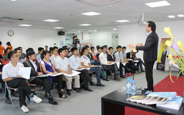 Thời gian, địa điểm học tập phù hợp với nhiều đối tượng học viên Thời gian, địa điểm học tập phù hợp với nhiều đối tượng học viên